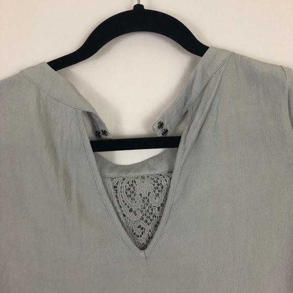 LC Lauren Conrad Silver Gray Blouse Lace Detail - Picture 7 of 8